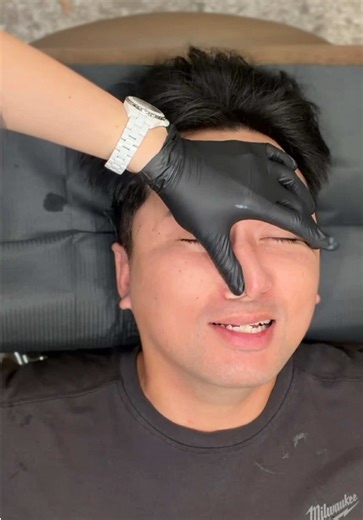 When he acts like it’s a medical emergency but it’s just a nose wax 😂 Since he survived we are giving away free nose waxes with any booked service! Trust us it feels amazing afterwards and it DOESN'T HURT 😅 Please remember to add it under “Promotion” when booking to ensure sufficient time is allocated for your appointment. #bureauofbeauty #brisbanebeauty #funnyreel #brisbanewellness #nosewax