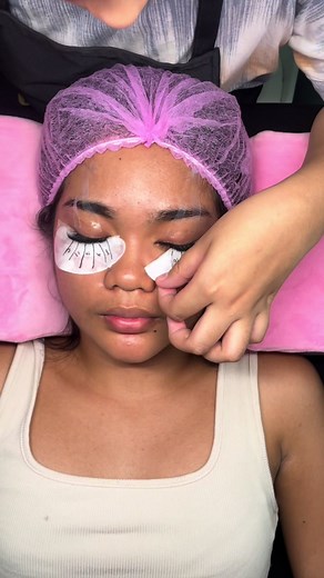 Hybrid Cat Eye: Enhance Your Look with Stunning Eyelash Extensions