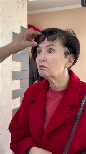 Solving all problems😂#humor #jokes #wife