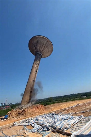 Demolition of old buildings#teardown #blasting #satisfying #oddlysatisfying #fyp #foryou #usa