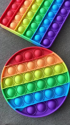 Engaging with Colorful Rainbow Pop-It Toy