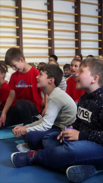 Children learning English with Steve and Maggie aren’t afraid to speak, #steveandmaggie #funny