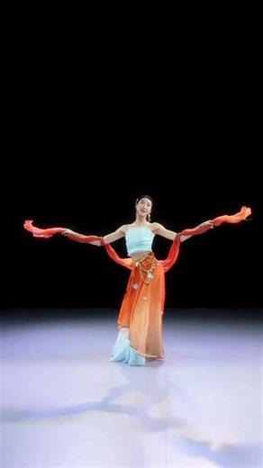 Welcome spring #The spring pool is full#Classical dance of the Han and Tang Dynasties#Douy