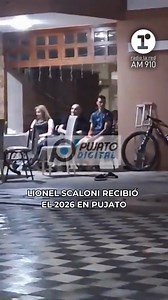 14K views · 260 reactions | ⚽ ¡SCALONI EN PUJATO! El DT campeón del Mundo y bicampeón de América, pasó el año nuevo en Pujato, su ciudad natal, rodeado de sus familiares. Video: Pujato Digital #RadioLaRed #LionelScaloni #Scaloni  AM 910  APP: La Red ️ lared.am ▶️ YouTube: Radio La Red | Radio La Red | Facebook