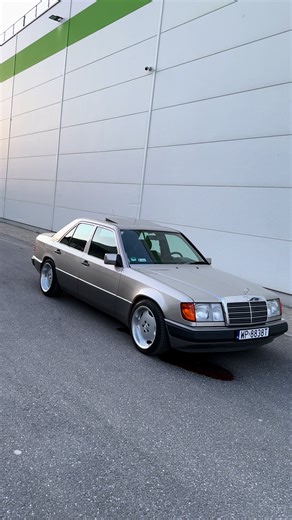 Exploring the Elegance of Vintage Cars