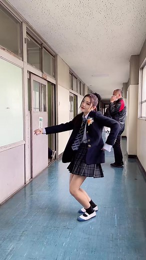 すでに学校懐かしい！🥺 #dance #おすすめ #jk #制服 #ljk #卒業 #卒業式 #school #高校 #下書き #scoop #lilnasx