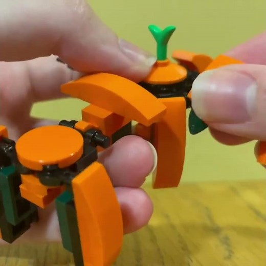 LEGO PUMPKIN TRANSFORMS for Halloween!