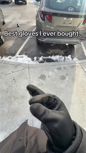 I love these gloves because I can use my phone and keep my hands warm. ##Winter##Cold##Gloves##BestWinterGloves