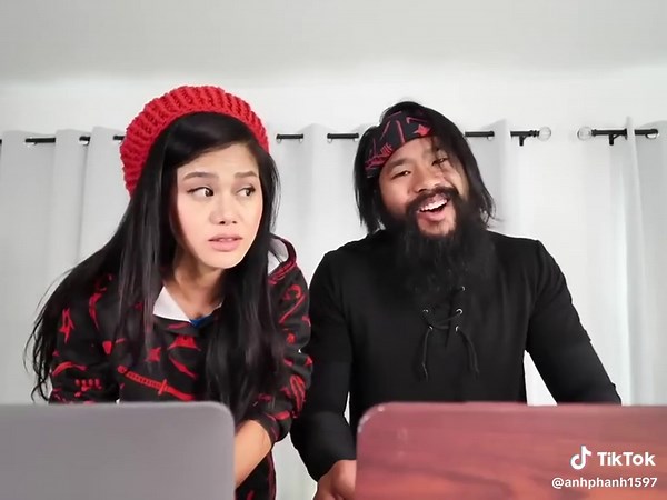 #MYSTERY HACKER vs ROBLOX Game Challenges in Battle Royale to Win Hatch Device from PZ Squire