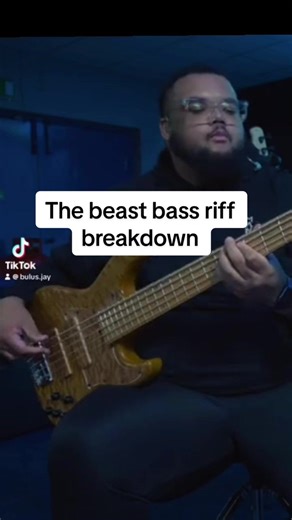 Bass Riff Breakdown with Techniques for Consistency