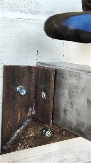 Simple trick for connecting metal to a pole without welding, accurate and strong #welding