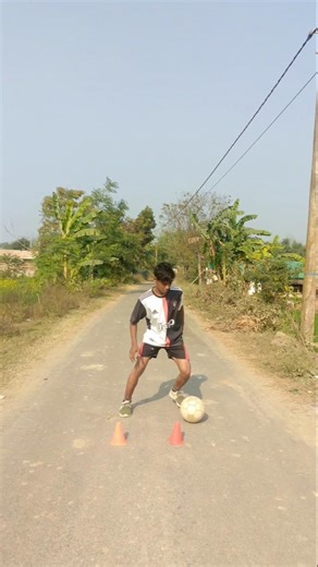 Tutorial Crazy top Football Skills practice #viral #share #ronaldo #messi #tutorial #reels #shorts