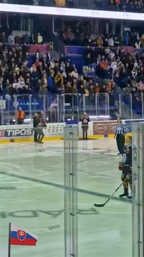 8.6K views · 1.5K reactions | Štátna hymna SR.  Včera pred hokejovým zápasom KE -NR sa mi dostalo cti otvoriť playoff zápas hymnou doma v Košiciach. Bola to pre mna pocta a radosť ešte väčšia, že sme vyhrali a postúpili. Ď A K J E M @hckosiceofficial  #icehockey #hokej #košice #hckošice❤️ #steelarena #hymna #hrdo video by @pa3k2909 | Štefan Štec | Facebook