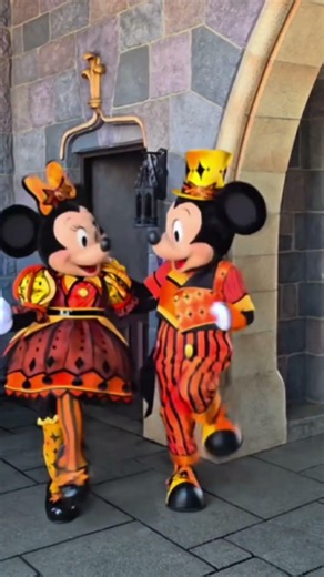 Who’s ready to march with Mickey and Minnie this Halloween? 🎃🐭🎀✨