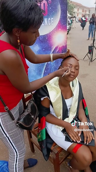 makeup at 74th MUK grad