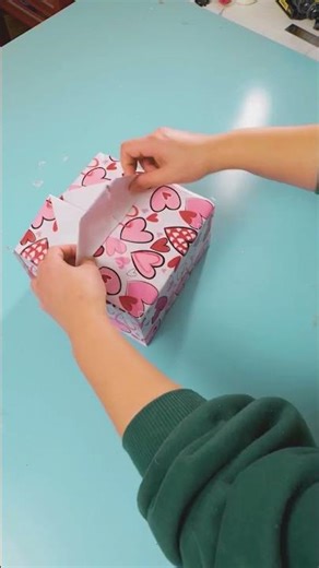 i learned this cute gift wrapping technique on tiktok 🎁