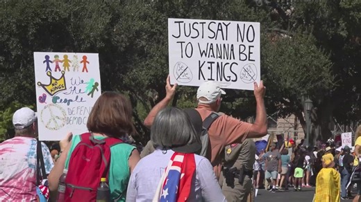 'No Kings' protest in Downtown Austin draws more than 20,000 to Texas Capitol, Auditorium Shores