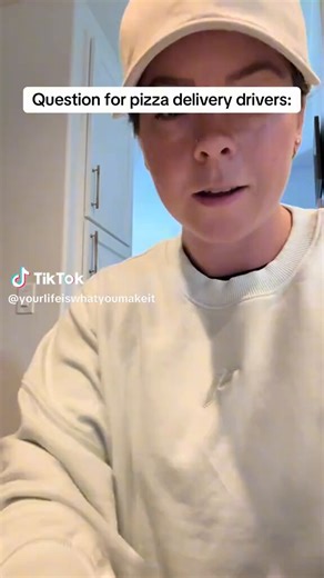 She thought she did everything right; placed her order from Papa John’s, added a tip at checkout, and waited for her food to arrive. Simple. Done. When the driver showed up, she signed the receipt, ready to close the night out… until the driver paused and asked, “Do you want to add a tip?” Her mind froze. Wait… didn’t I already tip?That’s when it got confusing. The driver casually said the online tip might not even go to her; that sometimes it goes to the store instead. Suddenly, what felt like