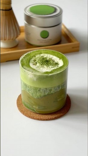 Pistachio Vanilla Matcha Latte | warm and comforting matcha recipe!