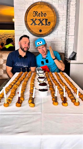 900€ für 200 MINIS? 😳 Wer GEWINNT die Berliner Pfannkuchen Challenge? Vs. @bzberlin Reporter im @rene.redo XXL🔥 #bigm #bigmtv #food #challenge #berliner #krapfen #pfannkuchen | Sebastian Michels
