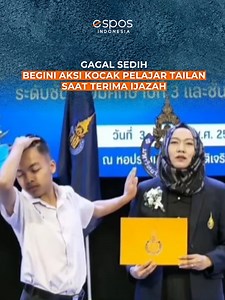 Momen pembagian ijazah biasanya berlangsung khidmat dan penuh haru. Namun, suasana berbeda justru terlihat di sekolah Satit, PSU, Tailan. Alih-alih berjalan dengan serius, sejumlah pelajar justru menunjukkan tingkah lucu saat maju menerima ijazah mereka. Ada yang berpose dengan gaya unik, ada pula yang sengaja bertingkah lucu di hadapan para guru dan tamu undangan. Aksi unik para pelajar ini sontak mengundang tawa dan mencairkan suasana yang semula formal. Meski terkesan santai, momen tersebut t