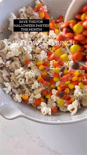 Halloween Munch! 🎃 This EASY Halloween snack mix will be a hit at any party! It’s filled with popcorn, Chex cereal, pretzels, and M&M’s, and coated in melted white chocolate. No baking required! #halloweenreels #halloweenrecipes #snackmix #halloweenpartyideas #halloweenfood #halloween | Meaningful Eats