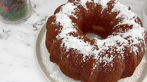 This wine cake recipe for Christmas is part of my holiday tradition and one of my all-time favorite easy desserts. Because who doesn’t want to eat a wine bundt cake?! Get the recipe >>> https://www.cupcakesandcutlery.com/sherry-wine-cake-recipe/ | Indulgent Dessert Recipes