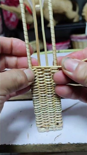 The process of making simple weaves. #shorts