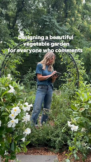 Comment DESIGN and I’ll create a vegetable garden design for your space🤩 If you’re like most people I talk to, they’re afraid the year is too far gone to start a vegetable garden. But that couldn’t be further from the truth. Some of my best gardens were started in the late summer or fall -you’ll get one or two seasons before the end of the year and have all the practice you need to have an incredible year in the garden next year. To help convince you that NOW is a great time to make your garden