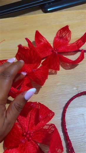 I teach you how to use crinoline to make luxury designs, confuse about creating with crinoline?