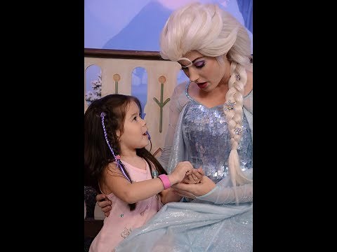Disney World Meeting Queen Elsa Meet & Greet Epcot Frozen Norway Pavillion