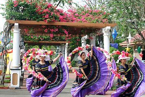 Nayong Pilipino: What to See Inside this Philippine Village Park