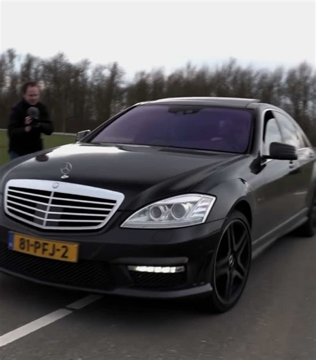 Exploring the Mercedes Benz S-Class S63 AMG W221