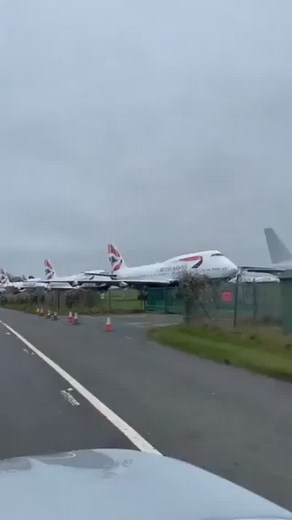 Antonio Restivo on Instagram: "British Airways 747 graveyard at Cotswold Airport in England 💔 . . . Cimitero dei 747 della British Airways all'aeroporto di Cotswold in Inghilterra 💔 . . . . . . . #planespotting #planespotter #aircraft #airbus #boeing #aviationloversclub #aircraftlovers"