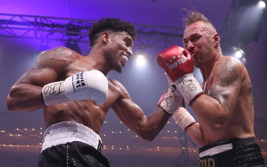 超中量级25岁古巴新星奥斯利斯·伊格莱西亚斯最新比赛, 祖传后手KO