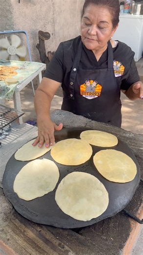 Lard tortillas or gorditas in #sanpedrodelacueva #sonora #tortillasgorditas #tortillas #cocina