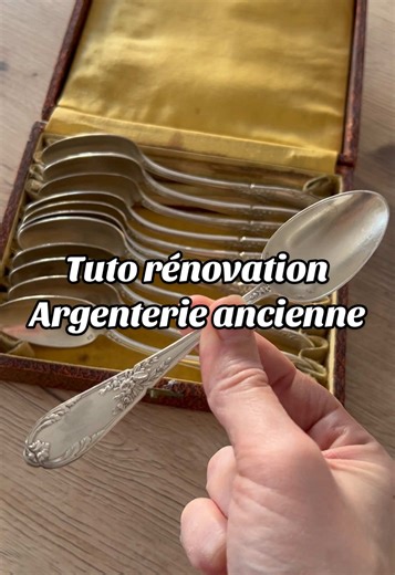 Si tu reproduits cette technique et que tu n’es pas assez satisfait.e du résultat il vaut mieux reproduire l’opération plus tard plutôt que de les laisser tremper plus longtemps ! #vintage #renovation #brocante #argenterie #artdelatable