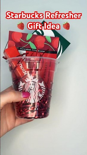 Aesthetic Starbucks Gift Idea! 🍓 DIY Birthday Surprise #birthday #giftideas #starbucks