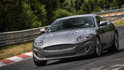 Heavy Jaguar XKR slides freely without traction control on Nürburgring tracks