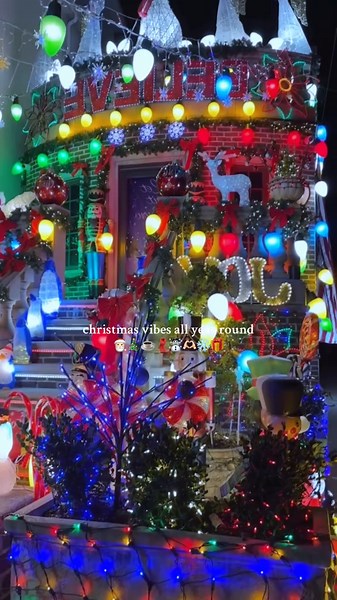 Embracing Christmas Vibes: A Cozy Holiday Experience