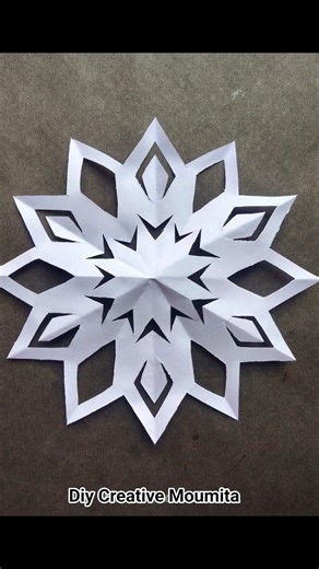 3D paper snowflake / how to make paper snowflakes #christmas #papercrafts #diy