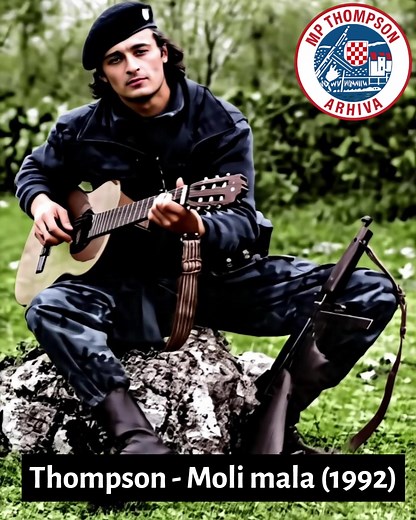 📰Prije nego je MP Thompson objavio svoj prvi album Moli mala, 1992. godine, u izdanju Croatia Recordsa izašla je singl kazeta sa par pjesama. 📋Na kazeti su se nalazile 3 pjesme (Moli mala, Bojna Čavoglave i Instrumental Bojna Čavoglave.Iste pjesme su se nalazila i na A strani i na B strani. 📝Ovdje vam prikazujemo audio - zapis, pjesme Moli mala, koja je na albumu, koji je objavljen 22.07.1992. godine, doživjela "remix". Ova verzija je bila prva verzija pjesme Moli mala. #mptarhiva #thompson #