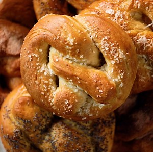 It's here: Your easy guide to homemade pretzels! Make Tastemade UK's Easy Homemade Pretzels 👉 bit.ly/2pt9mv7 | Tastemade
