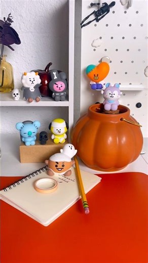 BT21 Halloween Desk