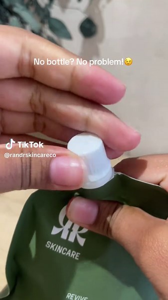 Refills aren’t just for refilling 😉 You can use your Shea Body Oil straight from the pouch - no bottle needed. Just pour a little into your hands and you’re good to go. Perfect for first-time users while we await the restock of our bottles. 🤎 Shop refills via the link in bio. #myrandr #refills