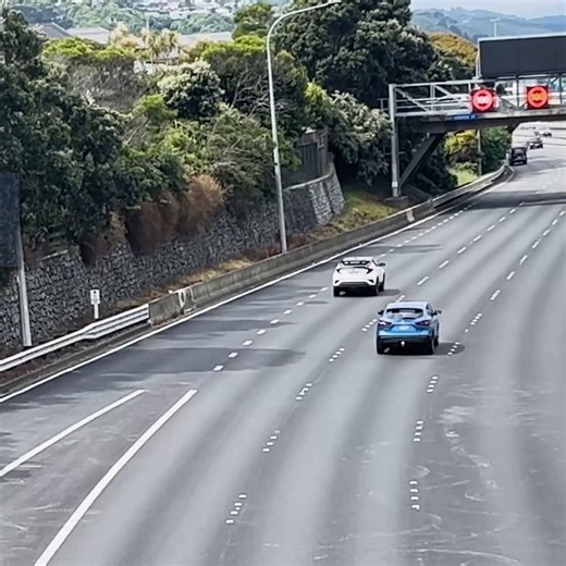 Back by popular demand: it's Merge of the Month! We’re once again on the hunt for New Zealand’s best merger. This episode we're looking at Wellington and Auckland for examples of great merging and not-so-great merging. Merging like a zip helps reduce congestion and improves safety for everyone. Make sure you always signal before changing lanes, leave space for others, and maintain a safe following distance. | NZ Transport Agency Waka Kotahi - Auckland