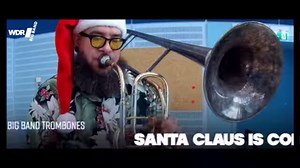 Here's another friendly holiday greeting from our trombone section, the 1934 Christmas classic "Santa Claus Is Coming To Town" by J. Fred Coots and Haven Gillespie, in a slightly less traditional arrangement by our bass trombone player Mattis Cederberg. Ludwig Nuss - trombone Raphael Klemm - trombone Andy Hunter- trombone Mattis Cederberg - cimbasso ------------ Hier ist noch ein weiterer freundlicher Weihnachtsgruß von unserer Posaunengruppe, der Weihnachtsklassiker „Santa Claus Is Coming To To