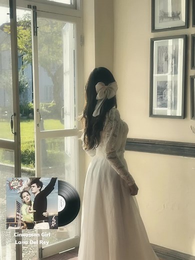 Vintage woman 🪶📜🕰️ Location - #kalawheritagehotel #cinnamongirl #vintage #retro #vintagefashion