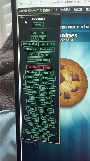 Here’s how to cheat at Cookie Clicker