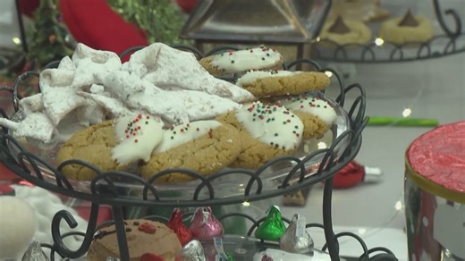 Hundreds swap sweets in record bid for world's largest Christmas cookie exchange